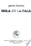 Sola en la sala